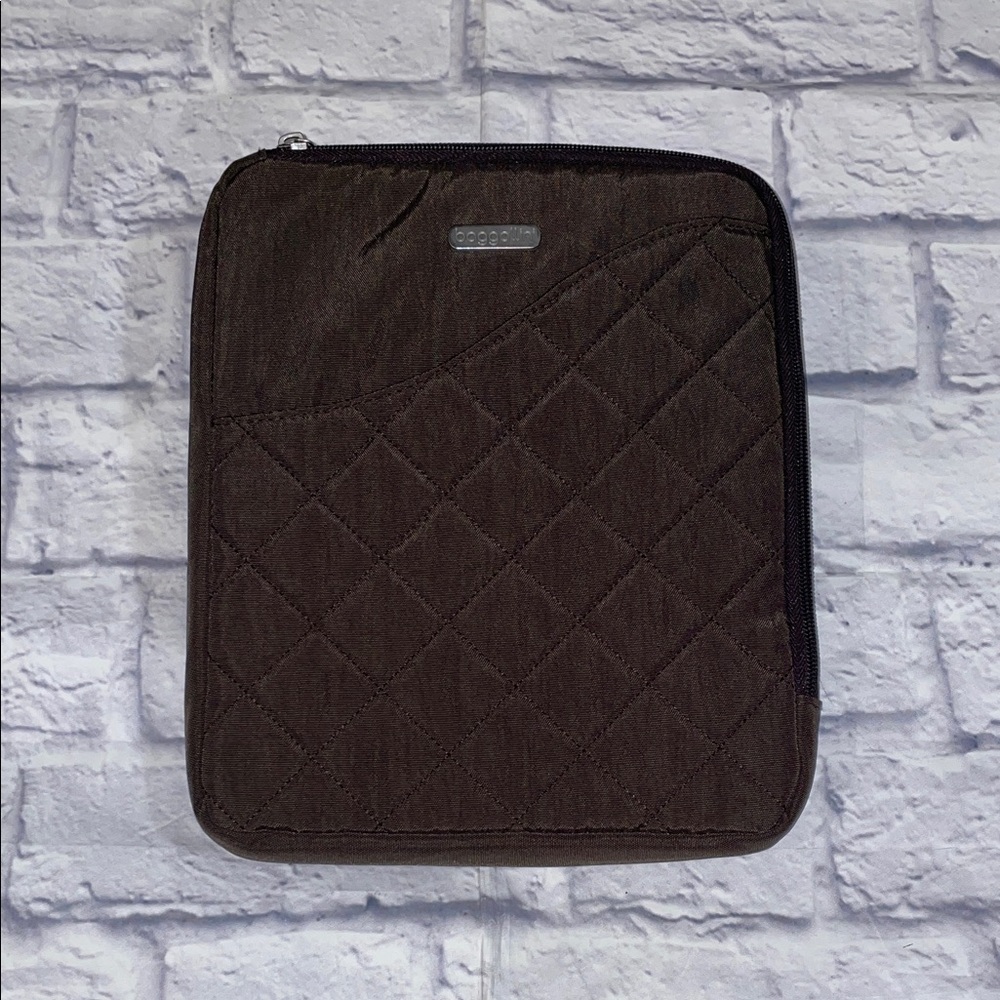 Baggallini Quilted Brown Tablet Case
